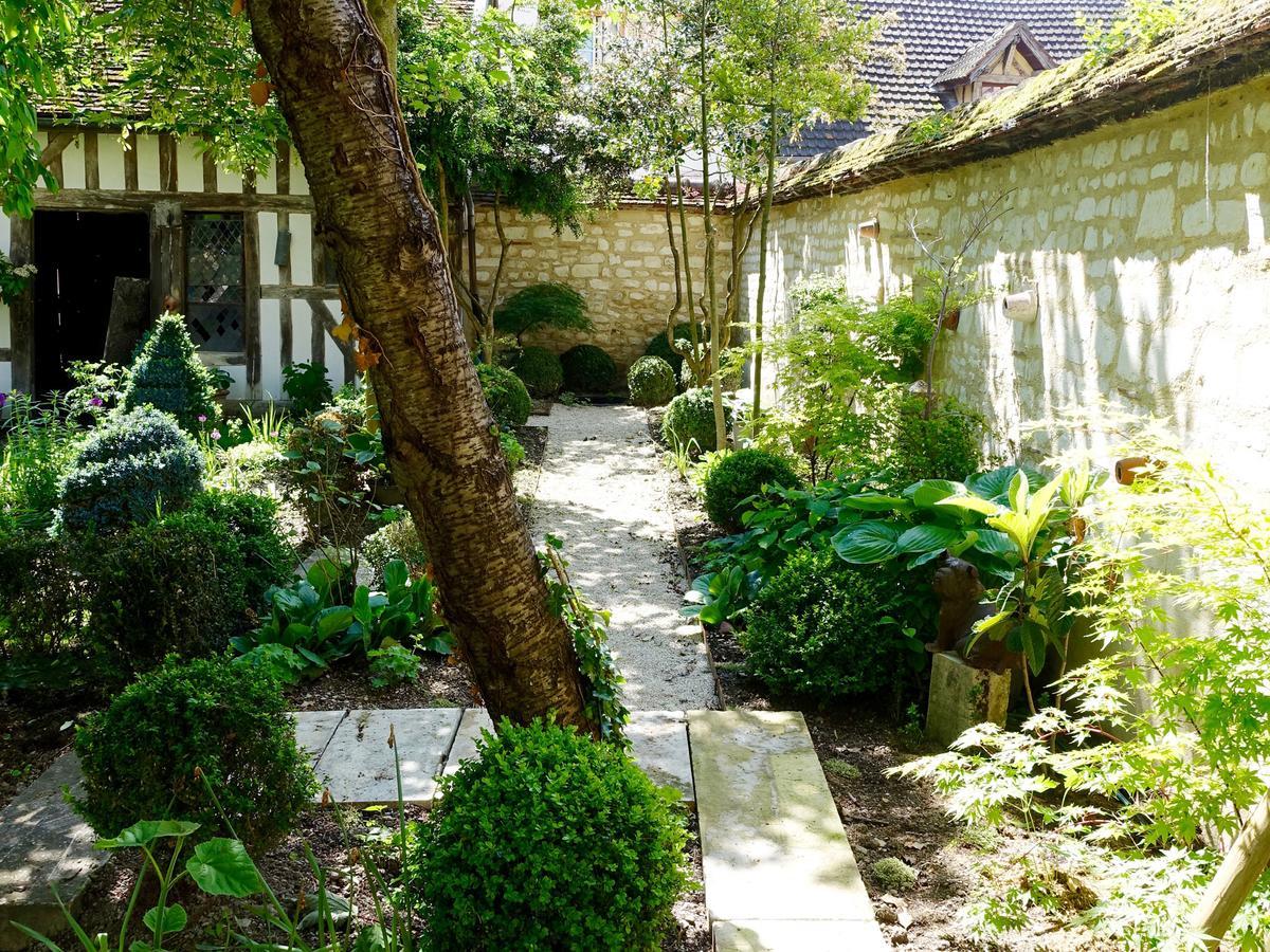 Bed and Breakfast Le Jardin de la Cathédrale Troyes Exterior foto